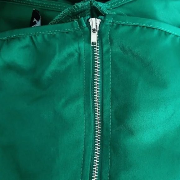 US 6👙PrettyLittleThing Emerald Green Satin Corset Strappy Top - Picture 7 of 9